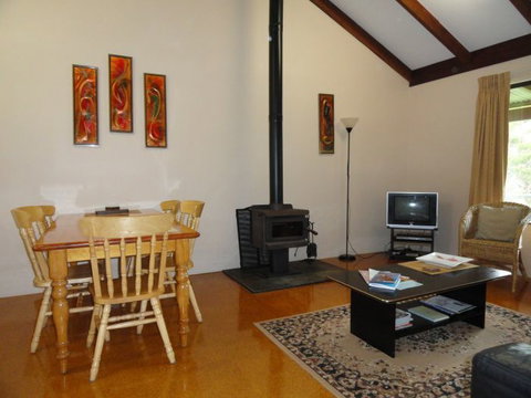 Tinglewood Cabins - Find Attractions 0