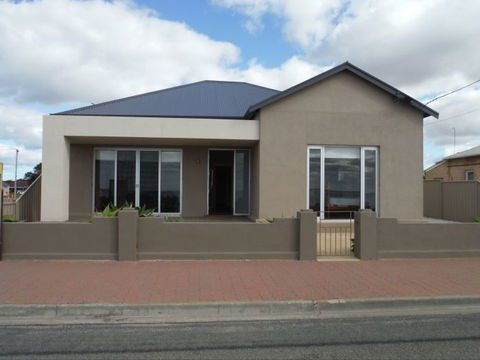 Stansbury Beach House - Find Attractions 0