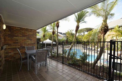 Glen Eden Beach Resort - Find Attractions 1