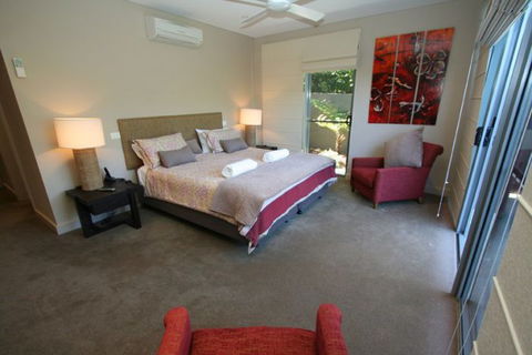Beach House One @ Vue - Find Attractions 0