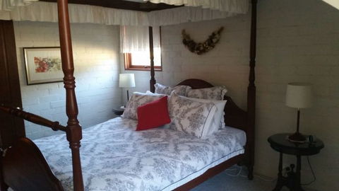 Girraween Country Inn - Find Attractions 1