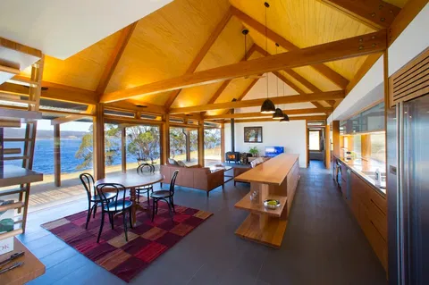 Coast House Tasmania - Find Attractions 0