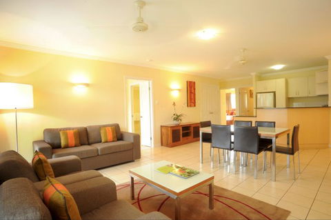 Bay Village Tropical Retreat - Find Attractions 2