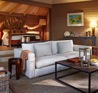 Pretty Beach House - Find Attractions