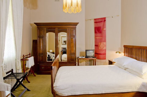 Imperial Fine Accommodation - Find Attractions 2