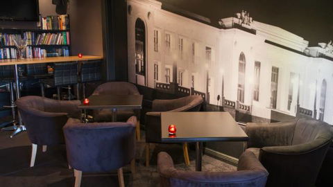 Polit Bar - Find Attractions 0