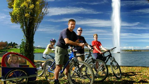 Lake Burley Griffin - Find Attractions 0