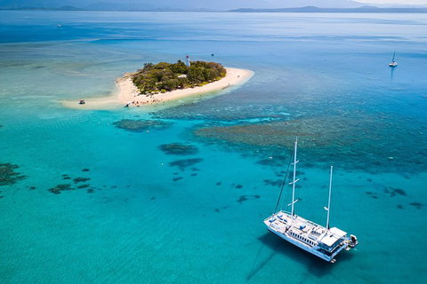 Wavedancer Low Isles Great Barrier Reef Sailing Cruise From Port Douglas - Find Attractions 10