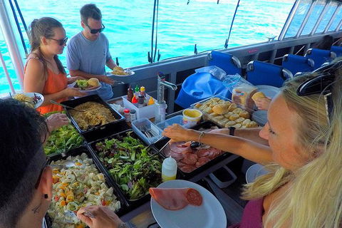 Whitsunday Island Boat Adventure - Find Attractions 9