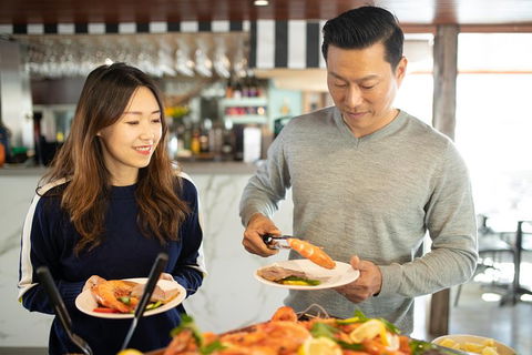 Dinner Buffet Cruise On The Gold Coast - Find Attractions 3