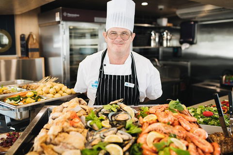 Dinner Buffet Cruise On The Gold Coast - Find Attractions 4