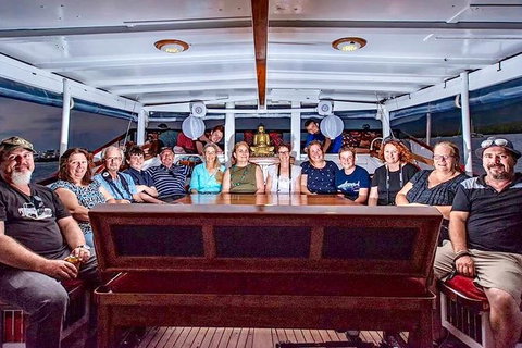 Shaolin Sunset Sailing Aboard Authentic Chinese Junk Boat - Find Attractions 5