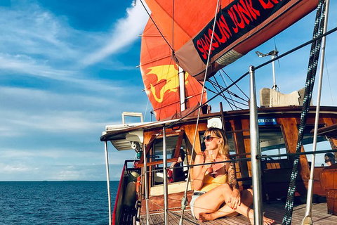 Shaolin Sunset Sailing Aboard Authentic Chinese Junk Boat - Find Attractions 9