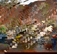 Full Uluru Base Walk at Sunrise Including breakfast - Find Attractions