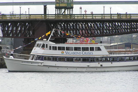 Christmas Day Lunch Cruise On Sydney Harbour - Find Attractions 1