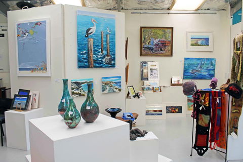Artworks Gallery - Find Attractions 1