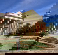 Embassy Drive - Find Attractions