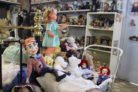 Gerogery Doll Museum - Find Attractions 2