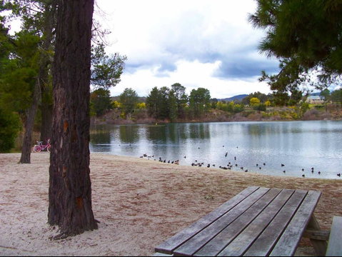 Lake Sambell - Find Attractions 2