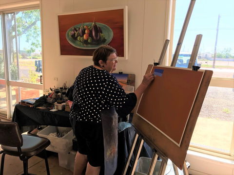 Lyn Barnes Gallery - Find Attractions 1