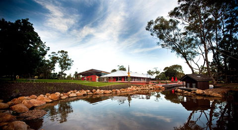 Savannah Visitor Plaza, Taronga Western Plains Zoo Dubbo - Find Attractions 0