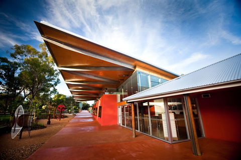 Savannah Visitor Plaza, Taronga Western Plains Zoo Dubbo - Find Attractions 1