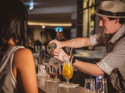 The Westport Club - Find Attractions 0