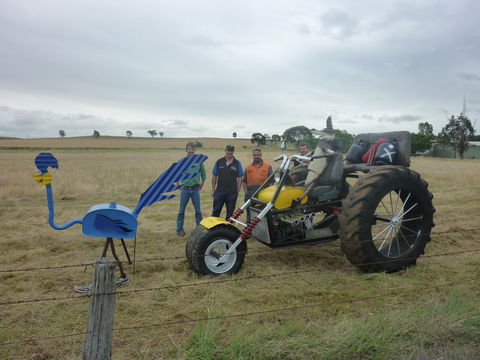 Animals On Bikes - Find Attractions 1