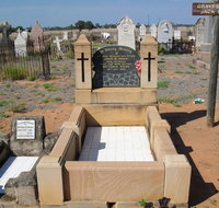Blackall Cemetery - Find Attractions