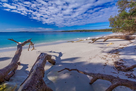 Bristol Point Beach - Find Attractions 0