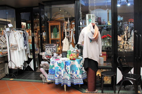 Country House Gifts And Homewares - Find Attractions 0