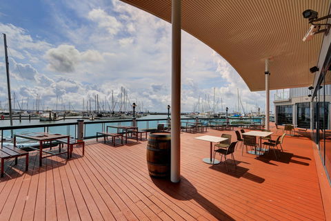 Hervey Bay Boat Club - Find Attractions 1