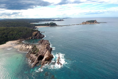 Snorkelling Guerilla Bay - Find Attractions 1