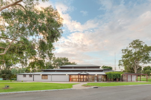 Swan Hill Regional Art Gallery - Find Attractions 0