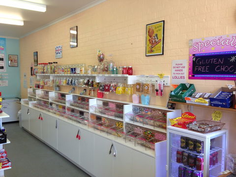 The Pier View Lolly Shop - Find Attractions 0