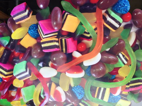 The Pier View Lolly Shop - Find Attractions 1