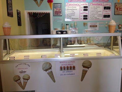 The Pier View Lolly Shop - Find Attractions 2