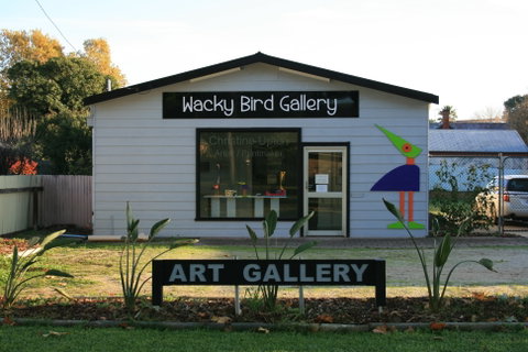 Wacky Bird Gallery - Find Attractions 0