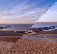 Altona Beach - Find Attractions