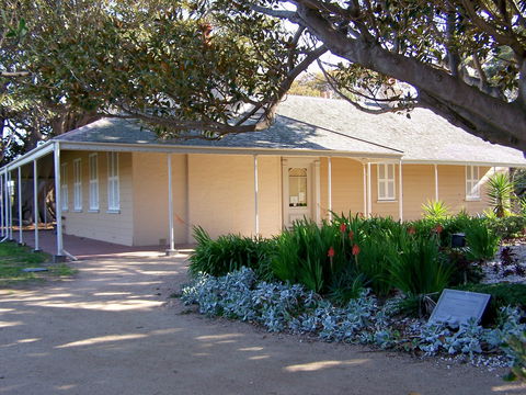 Black Rock House - Find Attractions 0
