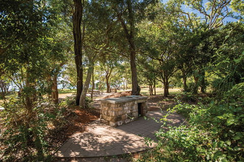 Bluff Point Circuit, Capricorn Coast National Park - Find Attractions 2