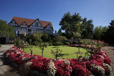 Cockington Green Gardens - Find Attractions 0