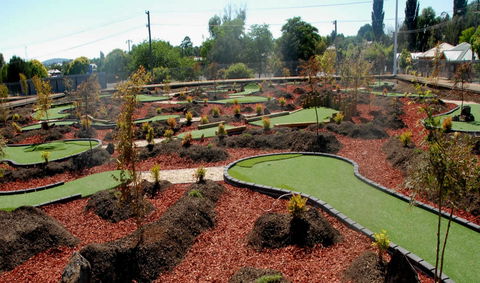 Orange Mini Golf - Find Attractions 0
