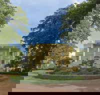 Clarendon - Find Attractions