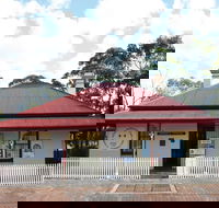 Dredge's Cottage - Find Attractions