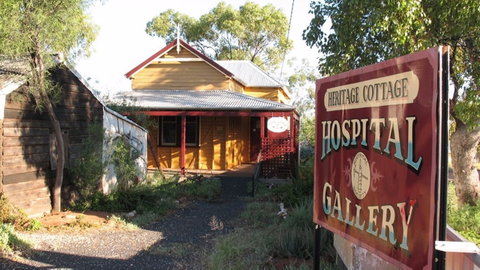 Lightning Ridge Heritage Cottage - Find Attractions 0
