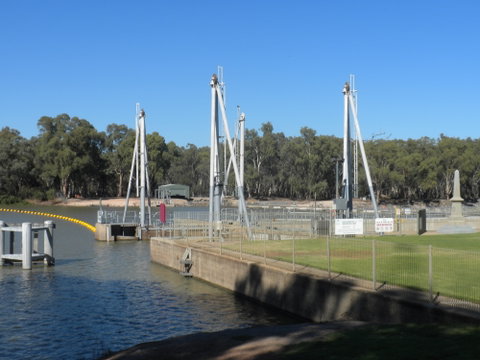 Lock 10 And Weir - Find Attractions 0