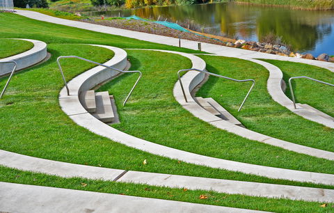 Queen Elizabeth Ll Park Queanbeyan - Find Attractions 2