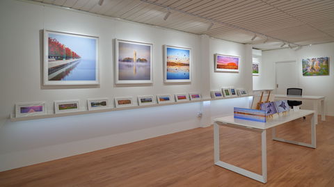 Scott Leggo Gallery - Find Attractions 0