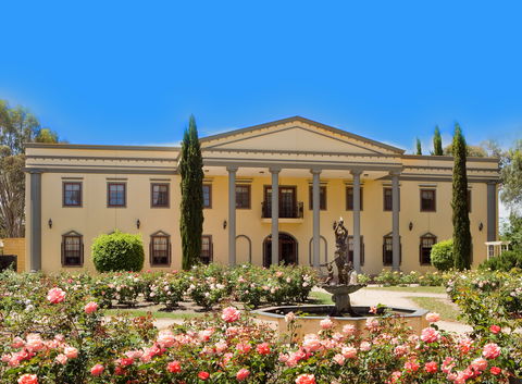 Barossa Chateau Queens Rose Garden - Find Attractions 0